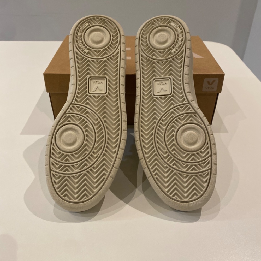 Veja V-10 Chromefree Leather in Multicolor/Cashew/Pierre sz 39EU/8US New in Box - Picture 7 of 7